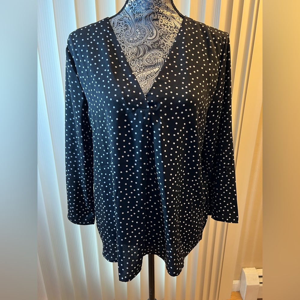 tiffosi. Size xl. Black with white polka dots